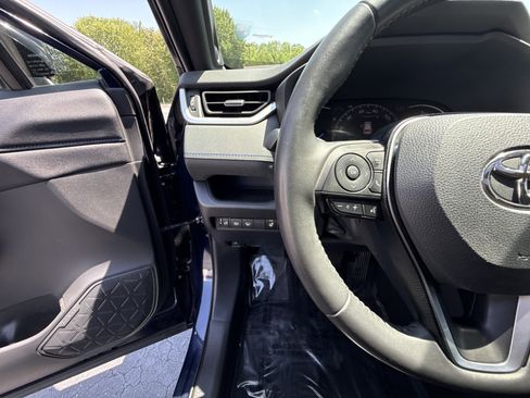Used 2020 Toyota RAV4 XSE AWD/4WD image 19