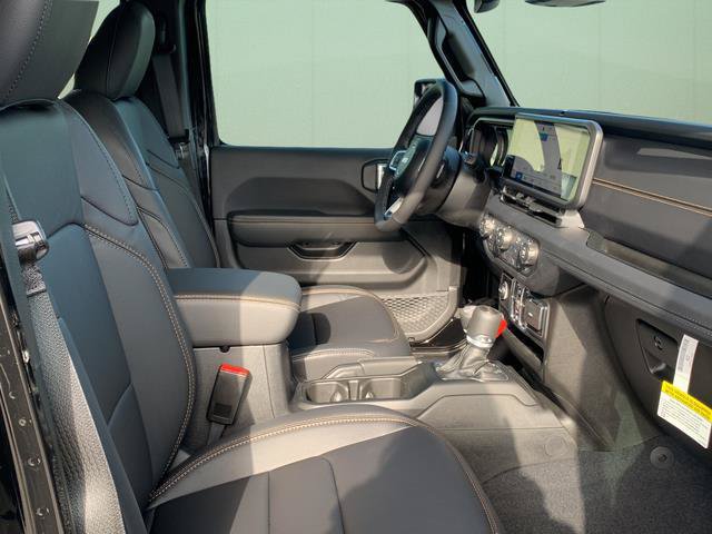 New 2026 Jeep Wrangler Unlimited Sahara AWD/4WD image 42