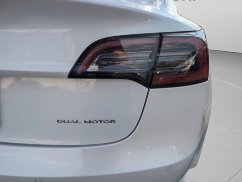Used 2020 Tesla Model 3 Long Range image 21
