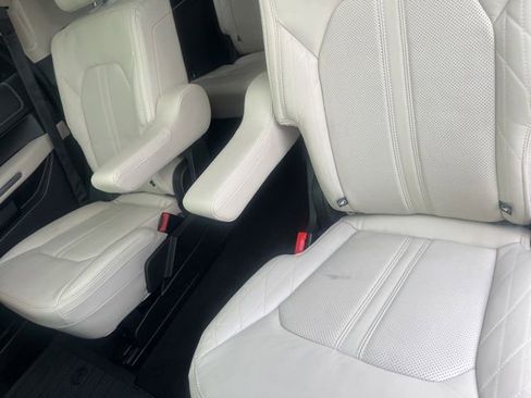 Used 2019 Ford Expedition Platinum RWD image 11
