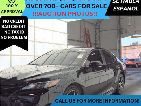 Used 2022 Toyota Camry SE FWD image 1