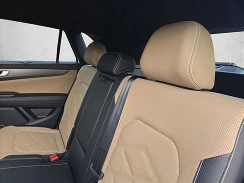 New 2026 Volkswagen Atlas Cross Sport SE image 18