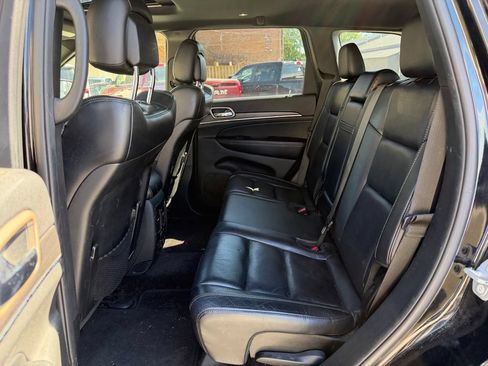 Used 2017 Jeep Grand Cherokee Limited AWD/4WD image 9