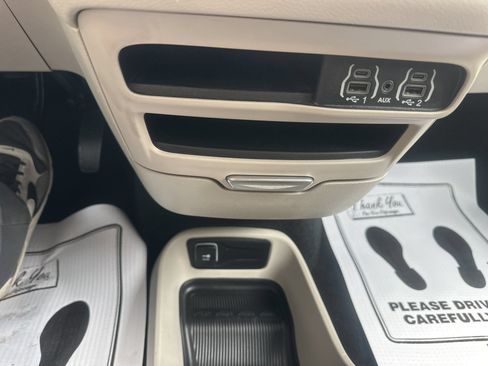Used 2024 Chrysler Voyager LX FWD image 35