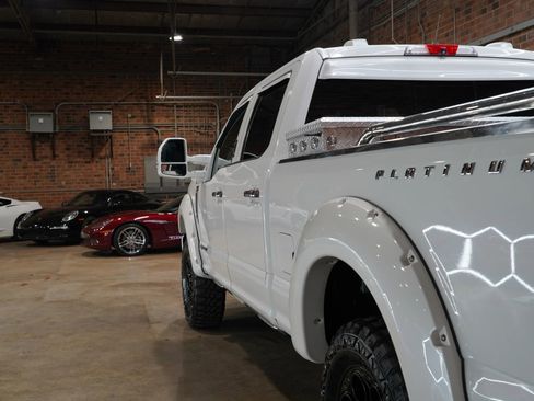 Used 2020 Ford F350 Platinum w/ FX4 Off-Road Package AWD/4WD image 17
