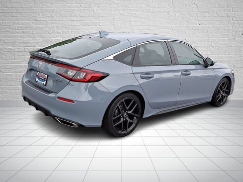 Used 2024 Honda Civic Sport Touring image 4