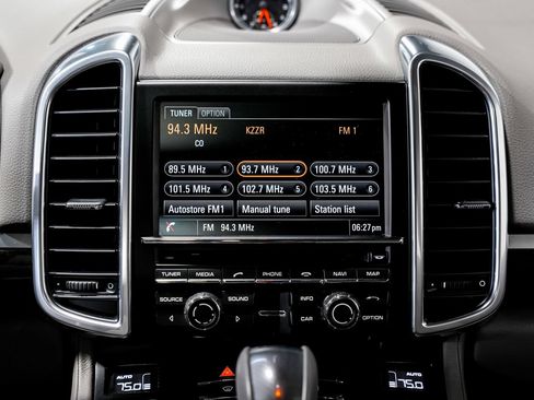 Used 2013 Porsche Cayenne Diesel AWD/4WD image 13