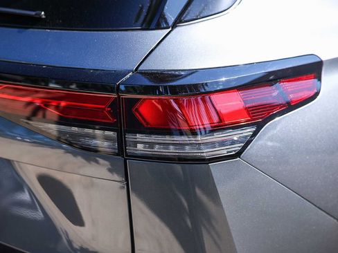 New 2026 Volkswagen Tiguan SE R-Line image 13