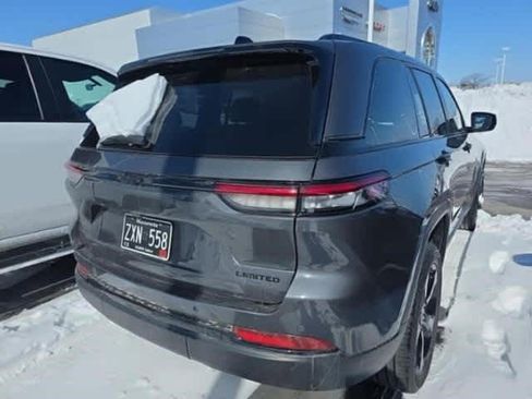 Used 2023 Jeep Grand Cherokee Limited w/ Black Appearance Package image 5
