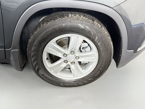 Used 2020 Chevrolet Trax LS w/ Tint and Cruise Package FWD image 31