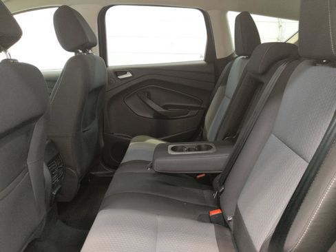 Used 2017 Ford Escape SE w/ Equipment Group 201A FWD image 18