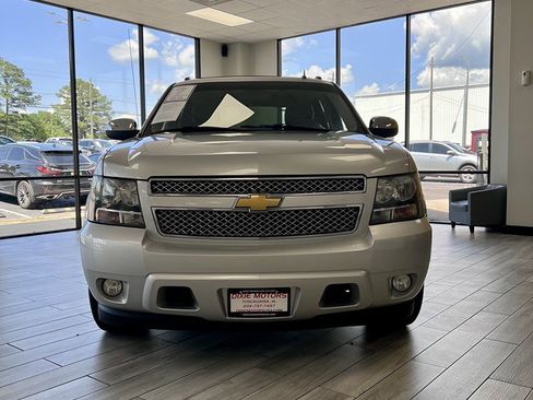 Used 2013 Chevrolet Avalanche LT w/ Texas Edition image 2