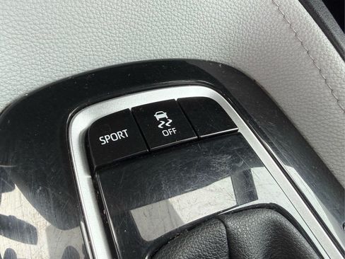 Used 2020 Toyota Corolla SE w/ SE Premium Package FWD image 25
