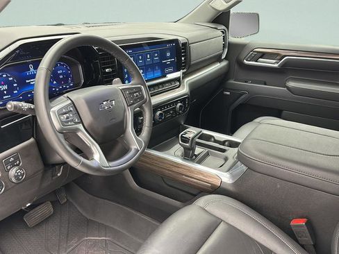 Used 2024 Chevrolet Silverado 1500 RST w/ Redline Edition AWD/4WD image 12