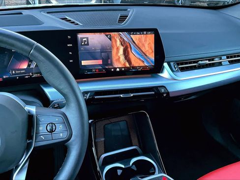 Certified 2025 BMW X1 xDrive28i w/ Technology Package image 6