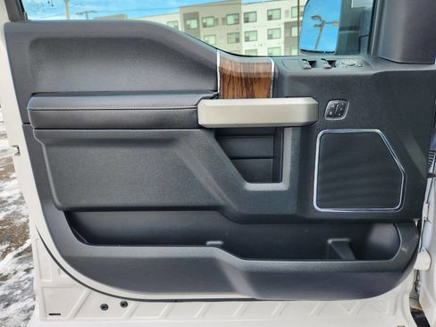 Used 2019 Ford F150 Lariat w/ Equipment Group 502A Luxury AWD/4WD image 20