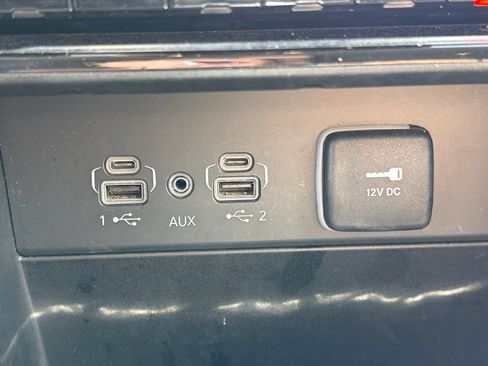 Used 2024 Jeep Grand Cherokee Laredo RWD image 36