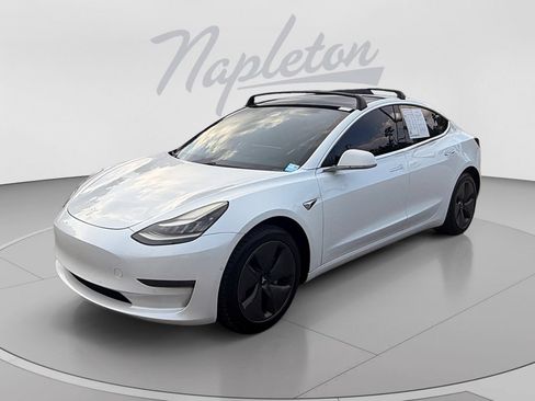 Used 2020 Tesla Model 3 Standard Range Plus RWD image 1
