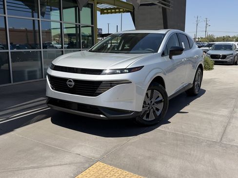 Used 2025 Nissan Murano SL AWD/4WD image 2