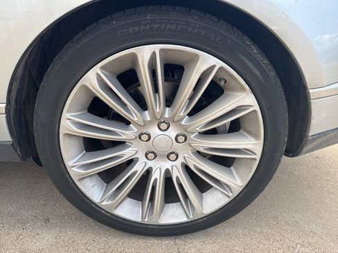 Used 2018 Land Rover Range Rover Long Wheelbase Autobiography image 9