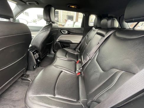 Used 2025 Jeep Compass Limited image 27