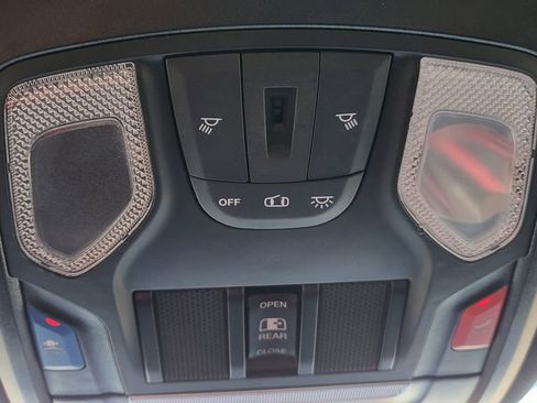 Used 2024 RAM 2500 Tradesman w/ Chrome Appearance Group image 32