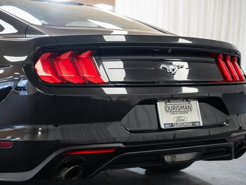 Used 2018 Ford Mustang Coupe RWD image 6