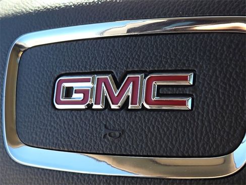 Used 2016 GMC Canyon SLT w/ Driver Alert Package image 26
