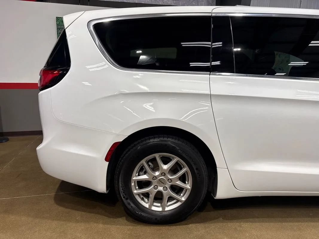 Used 2024 Chrysler Pacifica Touring-L FWD image 65