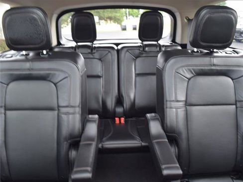 Used 2023 Lincoln Aviator Reserve image 32