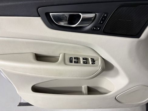 Used 2023 Volvo XC60 B5 Ultimate w/ Climate Package image 19