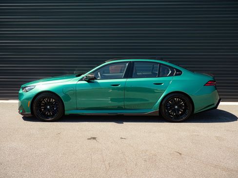 Used 2026 BMW M5 w/ Carbon Package AWD/4WD image 2