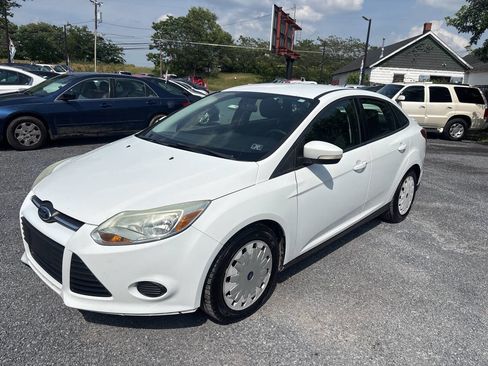Used 2014 Ford Focus SE FWD image 9