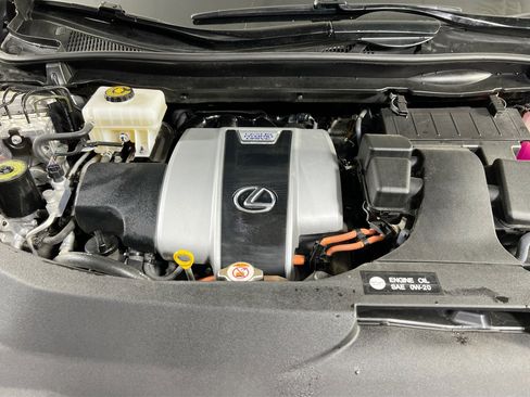 Used 2018 Lexus RX 450h AWD image 31