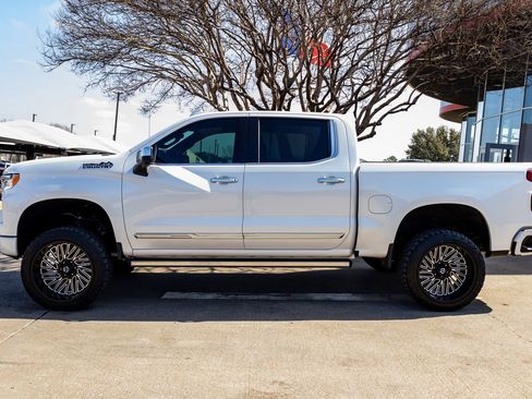 Used 2024 Chevrolet Silverado 1500 High Country w/ Technology Package AWD/4WD image 5