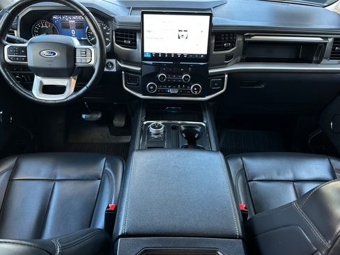 Used 2024 Ford Expedition Max XLT image 12