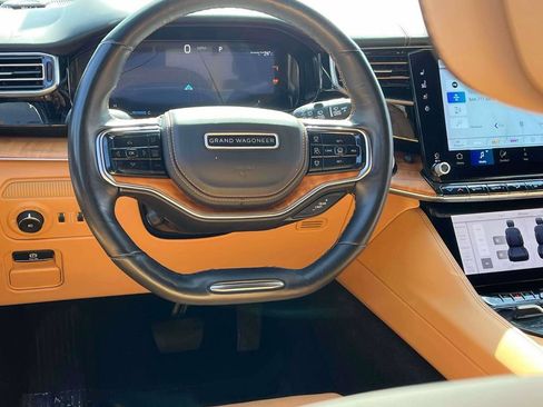 Used 2022 Jeep Grand Wagoneer Series III w/ Rear-Seat Entertainment Group AWD/4WD image 2