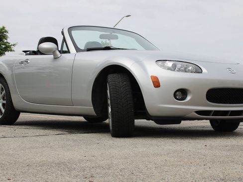 Used 2007 MAZDA MX-5 Miata Touring RWD image 34