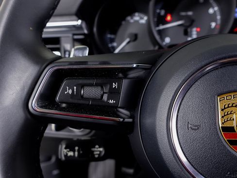 Certified 2026 Porsche Macan AWD/4WD image 20
