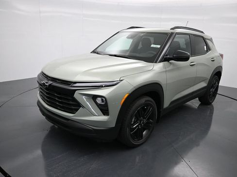 New 2026 Chevrolet TrailBlazer LT w/ Midnight Edition FWD image 9