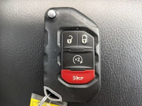 Used 2023 Jeep Wrangler Unlimited Sahara w/ Cold Weather Group AWD/4WD image 31