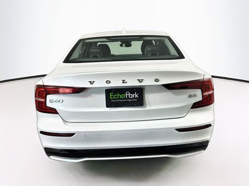 Used 2024 Volvo S60 B5 Plus FWD image 7