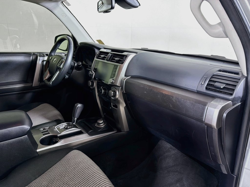 Used 2022 Toyota 4Runner SR5 AWD/4WD image 25