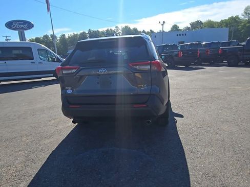 Used 2019 Toyota RAV4 LE w/ All Weather Liner Package AWD/4WD image 18