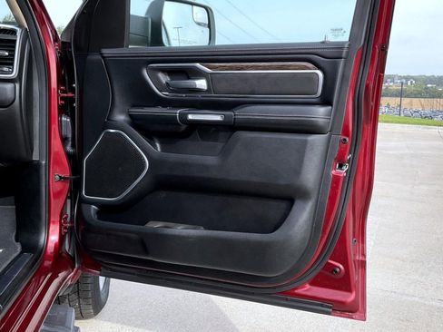 Used 2019 RAM 1500 Laramie image 17