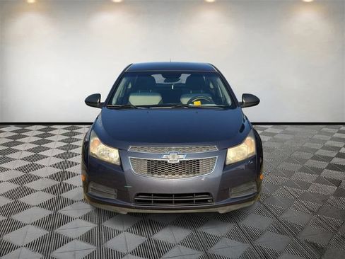 Used 2013 Chevrolet Cruze LS FWD image 2