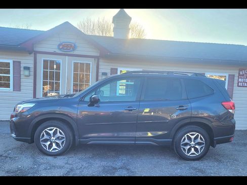 Used 2019 Subaru Forester Premium w/ All-Weather Package image 6