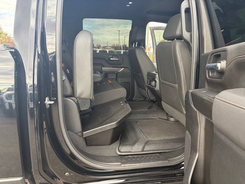 Used 2022 GMC Sierra 2500 AT4 w/ AT4 Premium Plus Package image 16