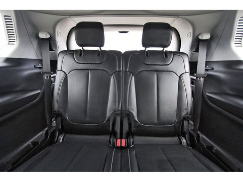 Used 2022 Jeep Grand Cherokee L Limited w/ Luxury Tech Group II image 15