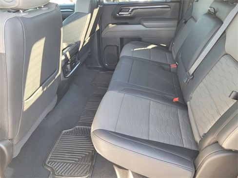 Used 2024 Chevrolet Silverado 2500 ZR2 w/ Technology Package image 11